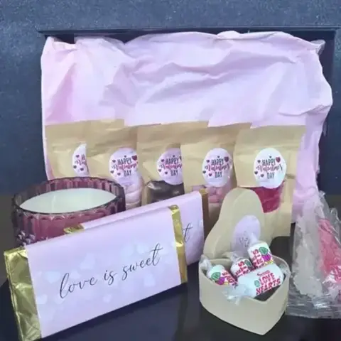 Personalised dessert boxes with custom chocolate bars for weddings and christenings - custom chocolate wrappers